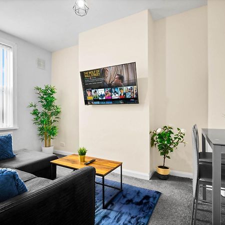 Two Bedroom Apartment - Single Beds - Accommodates 3 - Street Parking - Top Rated -Wbb West Bromwich Exterior foto