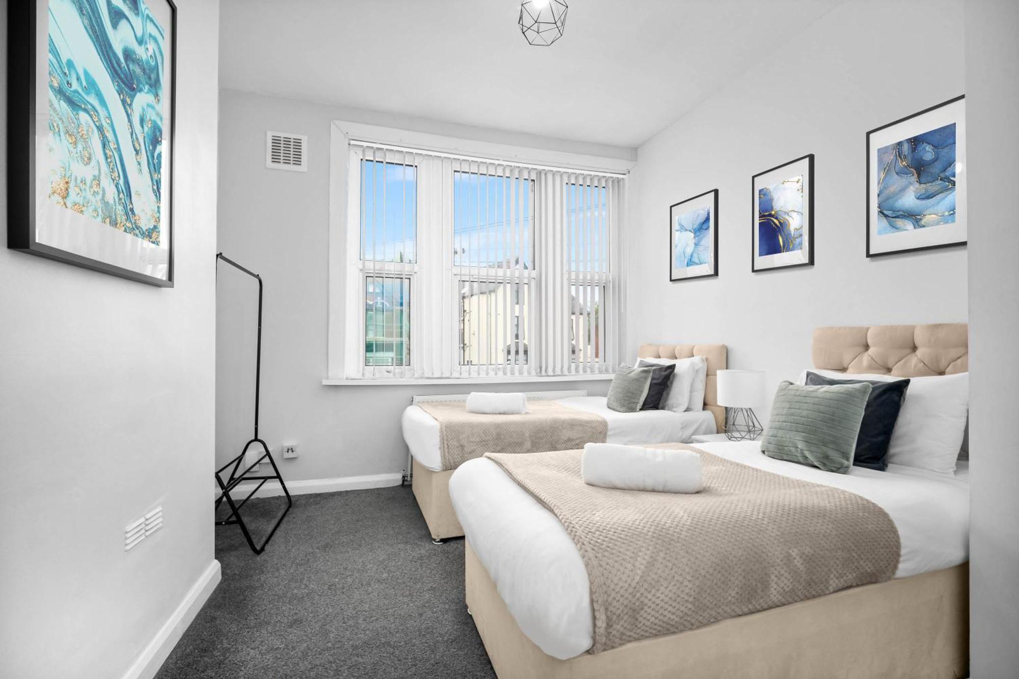 Two Bedroom Apartment - Single Beds - Accommodates 3 - Street Parking - Top Rated -Wbb West Bromwich Exterior foto